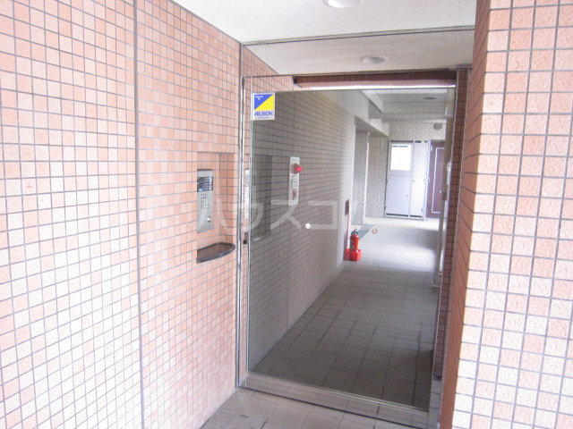 2/5 エントランス