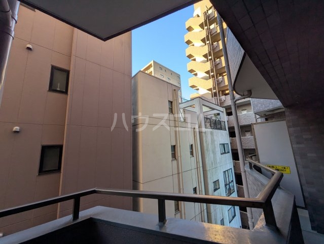 23/30 バルコニー