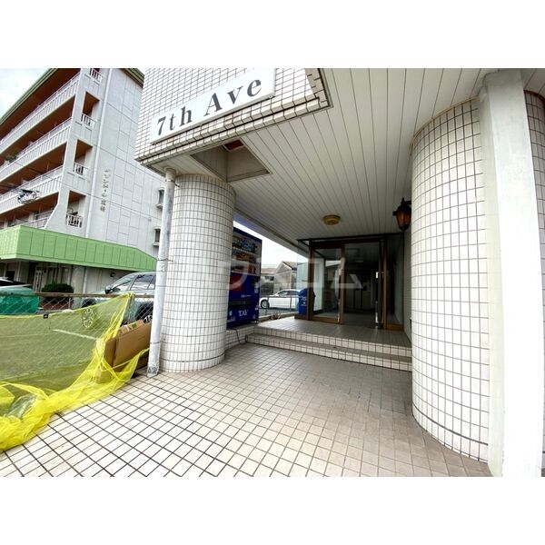 19/29 エントランス