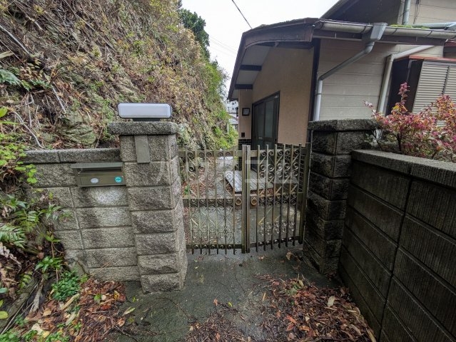 27/30 エントランス