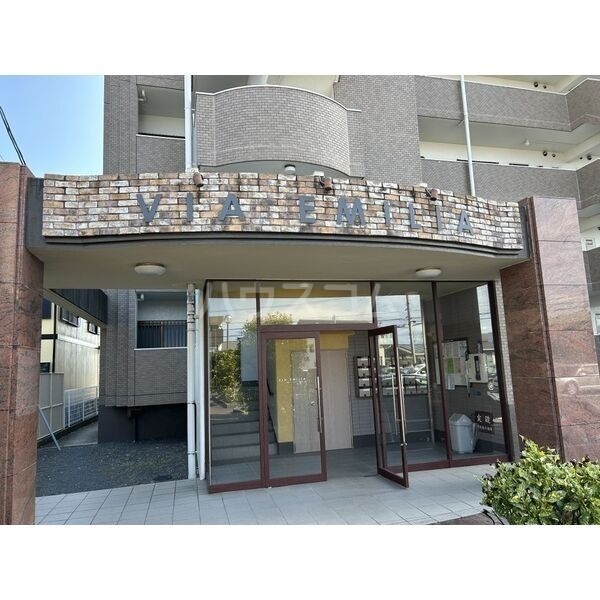 19/23 エントランス