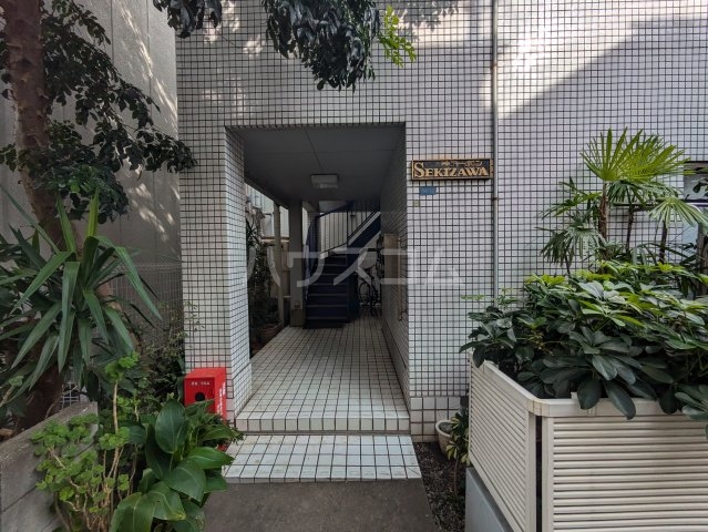 23/30 エントランス