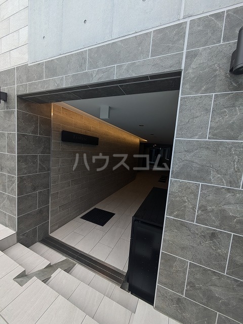 21/27 エントランス