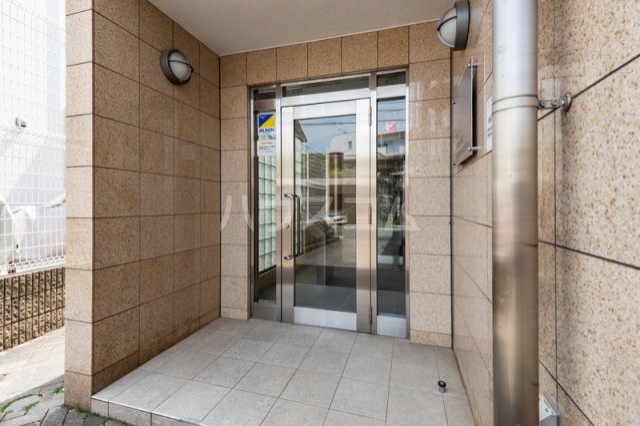 2/5 エントランス