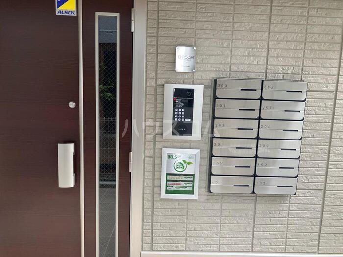 16/22 エントランス