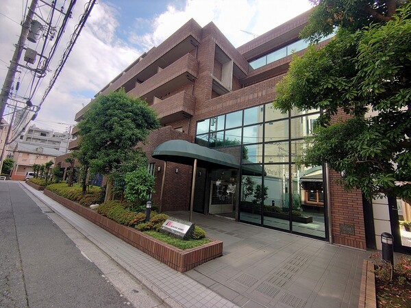 18/26 エントランス