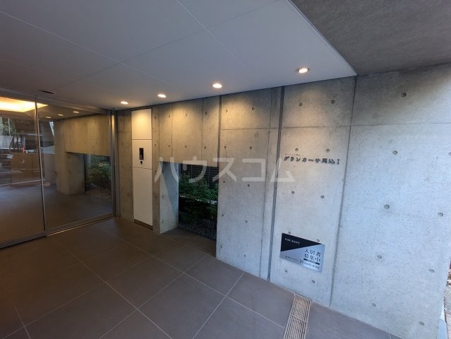 20/28 エントランス