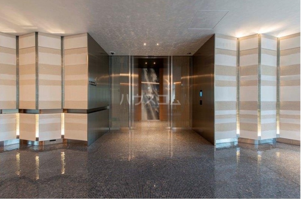 20/28 エントランス