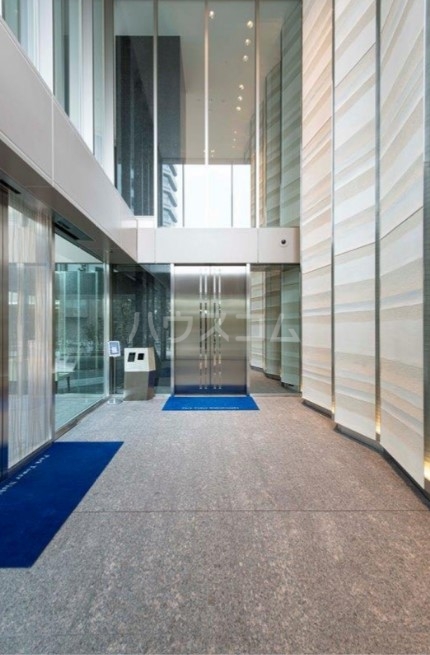 22/30 エントランス