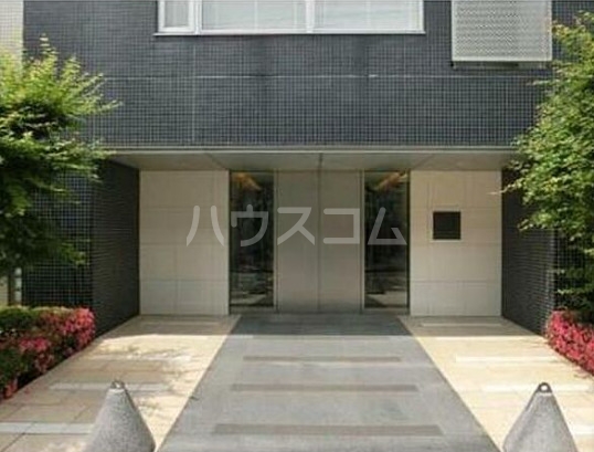 13/14 エントランス