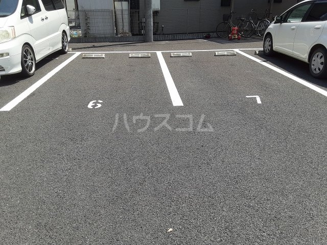 2/5 駐車場