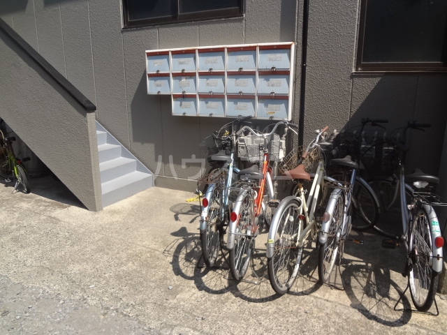 21/30 エントランス