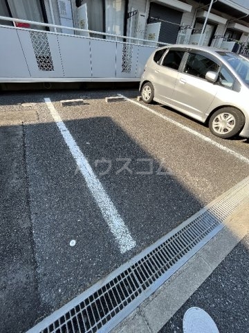 2/3 駐車場