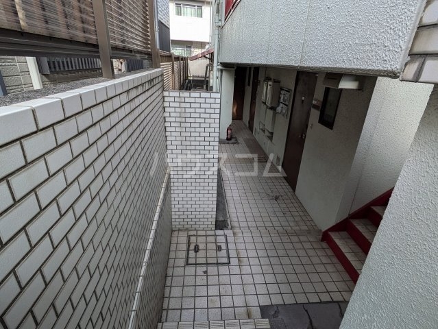 2/8 エントランス