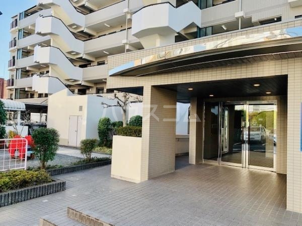 22/30 エントランス