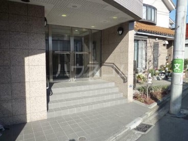 16/18 エントランス