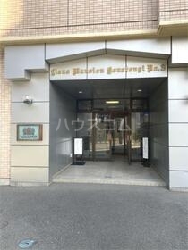 16/20 エントランス