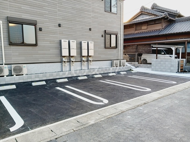16/22 駐車場