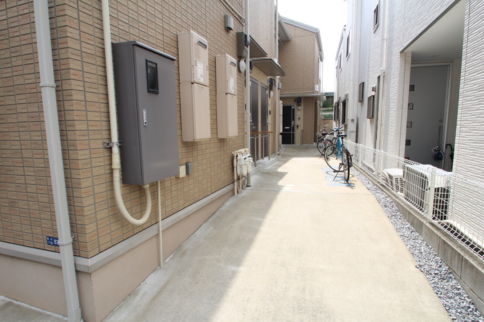 13/16 エントランス