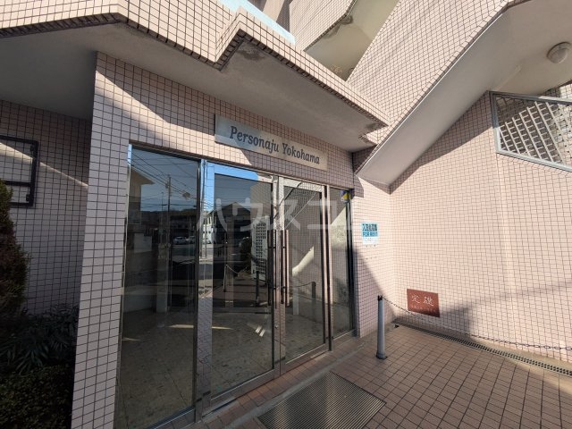 20/23 エントランス