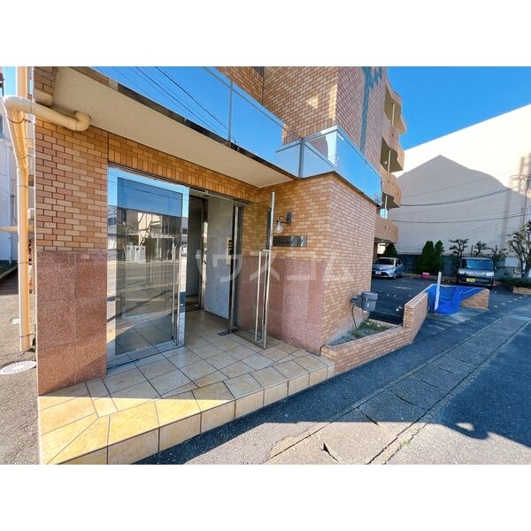 20/30 エントランス