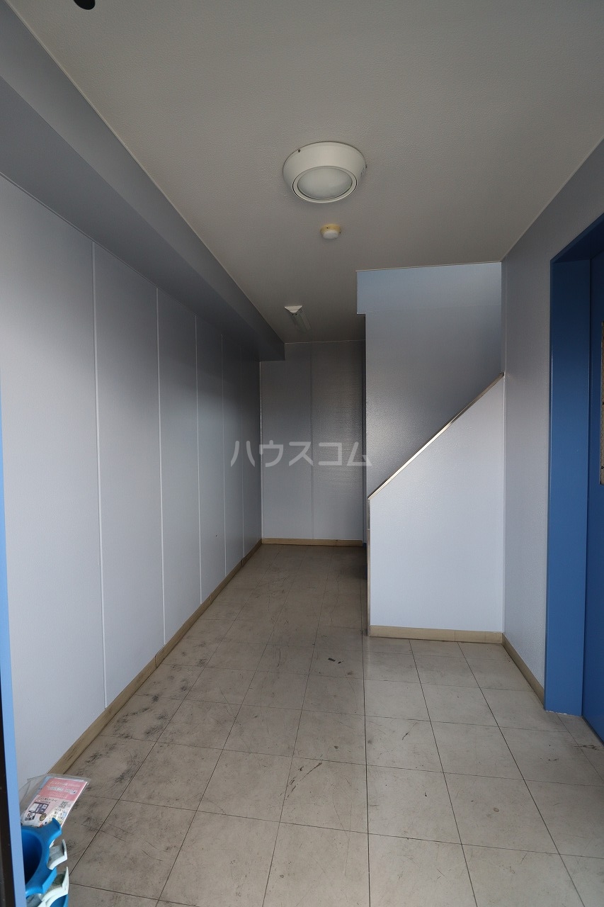 21/26 エントランス