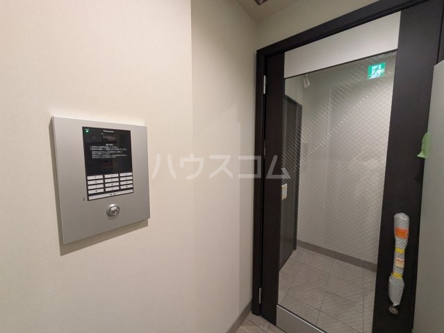 2/4 エントランス