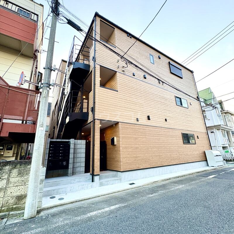 22/30 エントランス