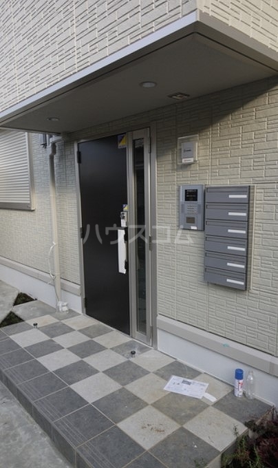 23/29 エントランス