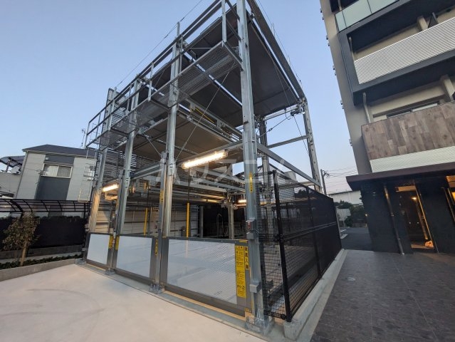 23/30 駐車場