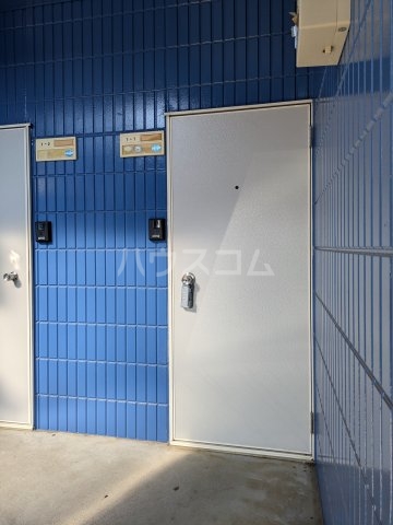 26/30 エントランス