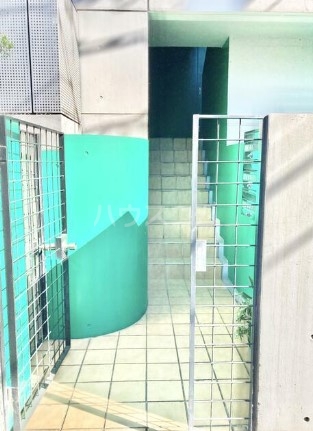 14/23 エントランス