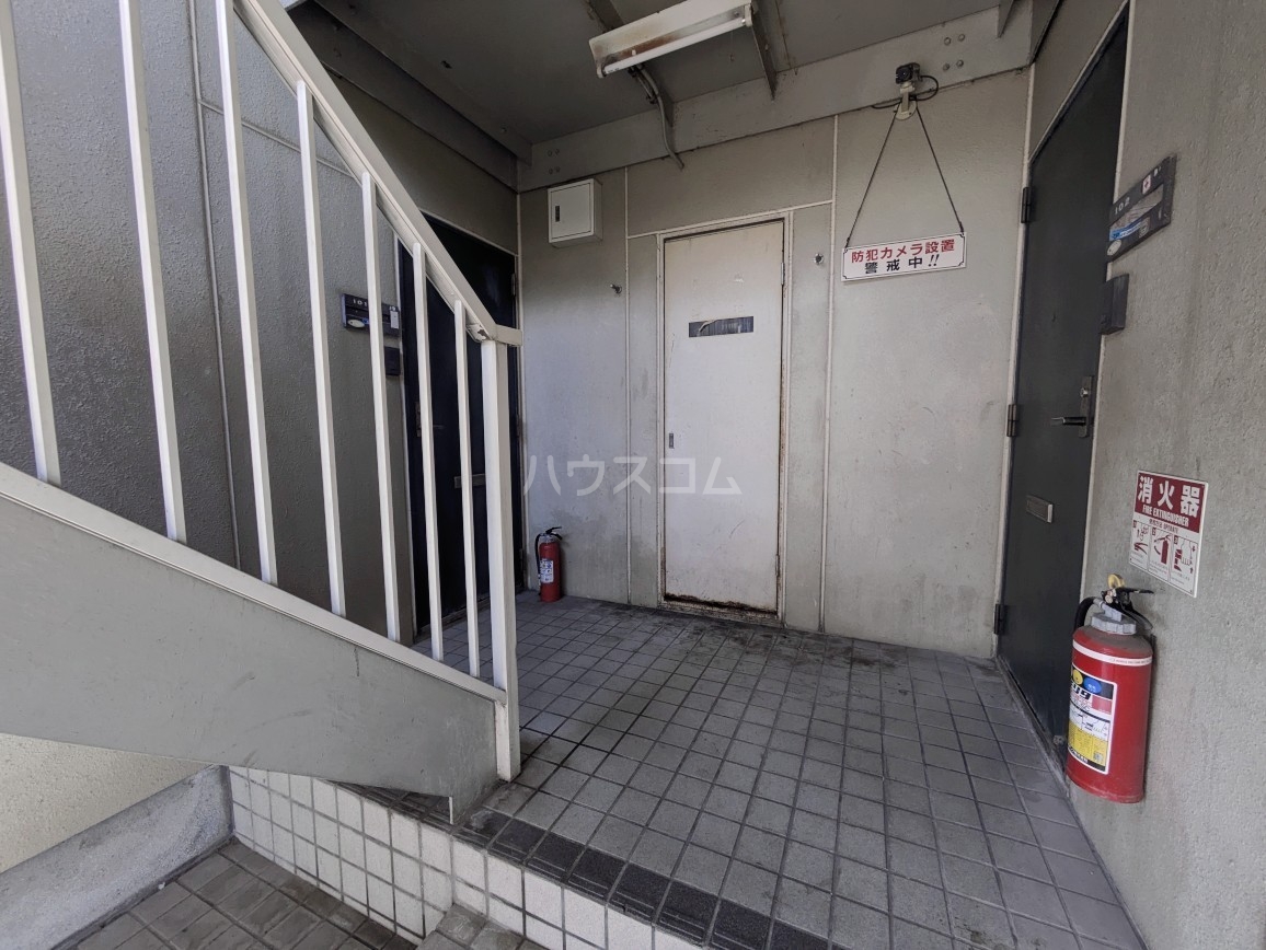 25/30 エントランス