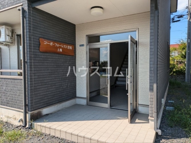 23/30 エントランス