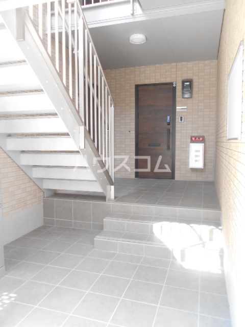 2/4 エントランス