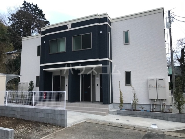 23/24 エントランス