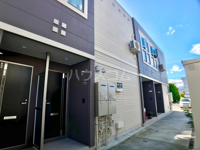 25/26 エントランス