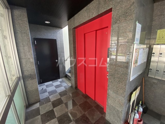 18/28 エントランス