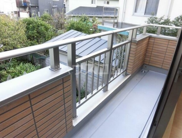 13/18 バルコニー
