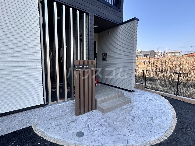 28/30 エントランス