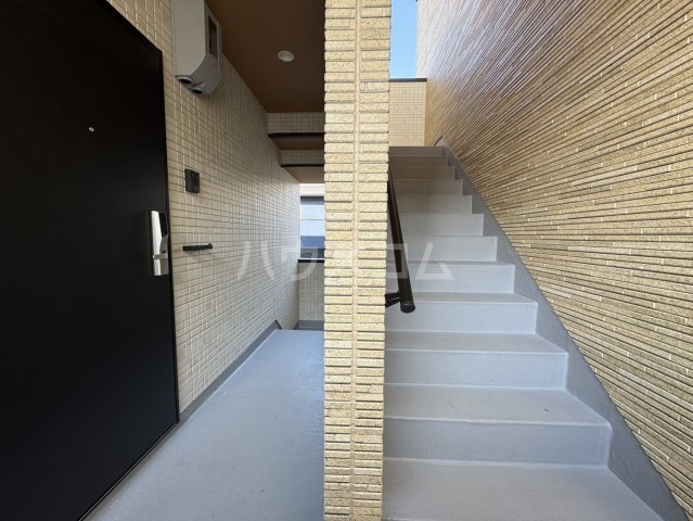 22/30 エントランス