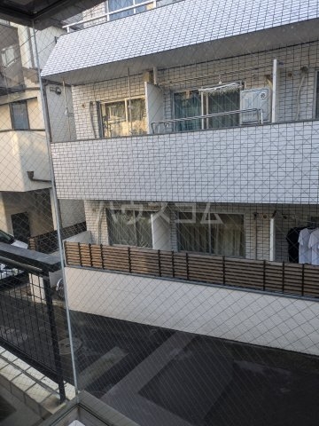 19/19 エントランス