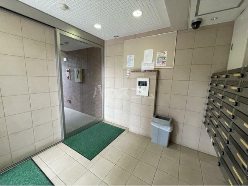 14/14 エントランス