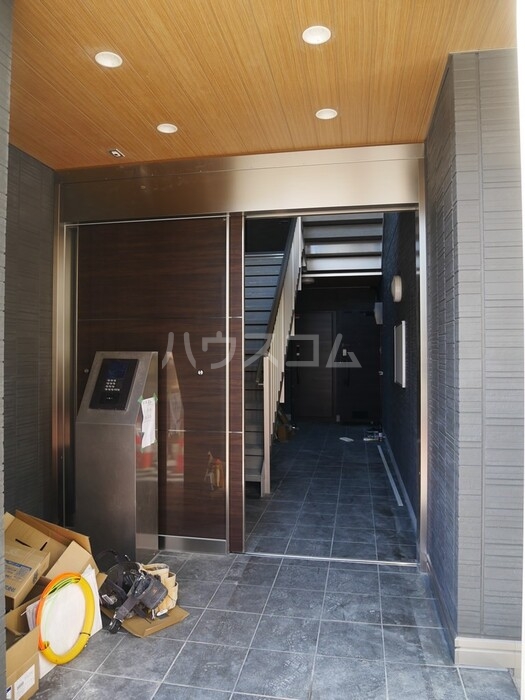 22/30 エントランス