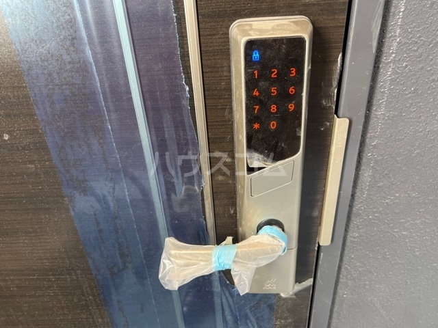 23/26 エントランス