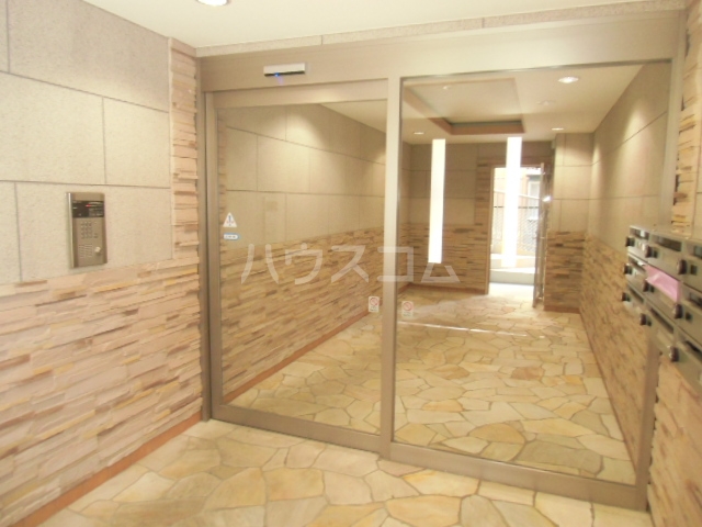 2/2 エントランス