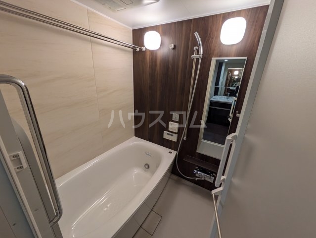 13/30 浴室