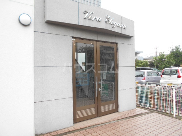 22/28 エントランス