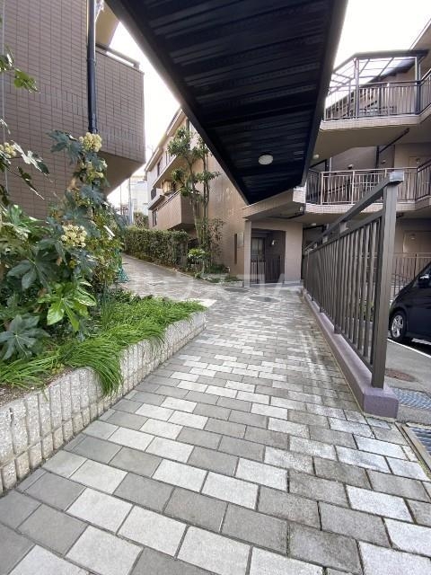 14/19 エントランス