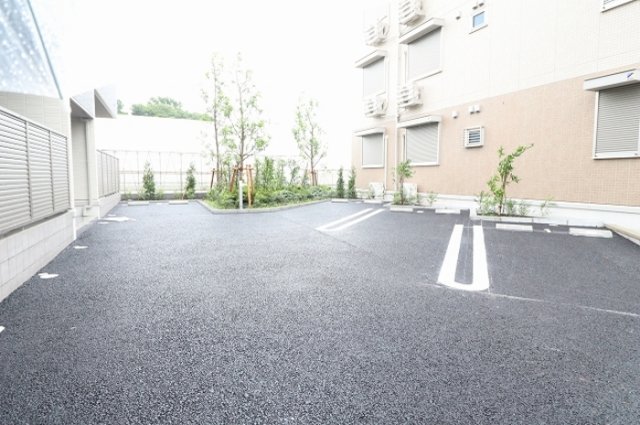 17/23 駐車場